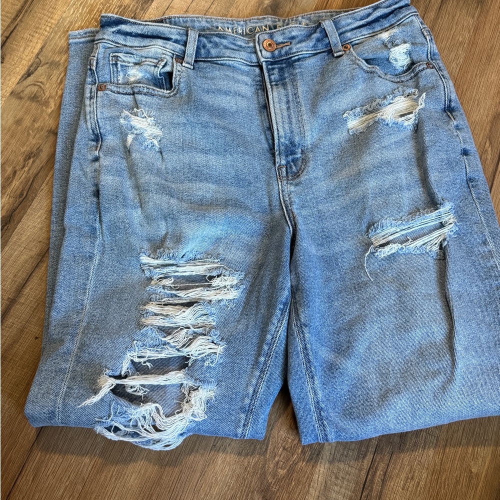 American Eagle Outfitters Light Blue Distressed Jeans